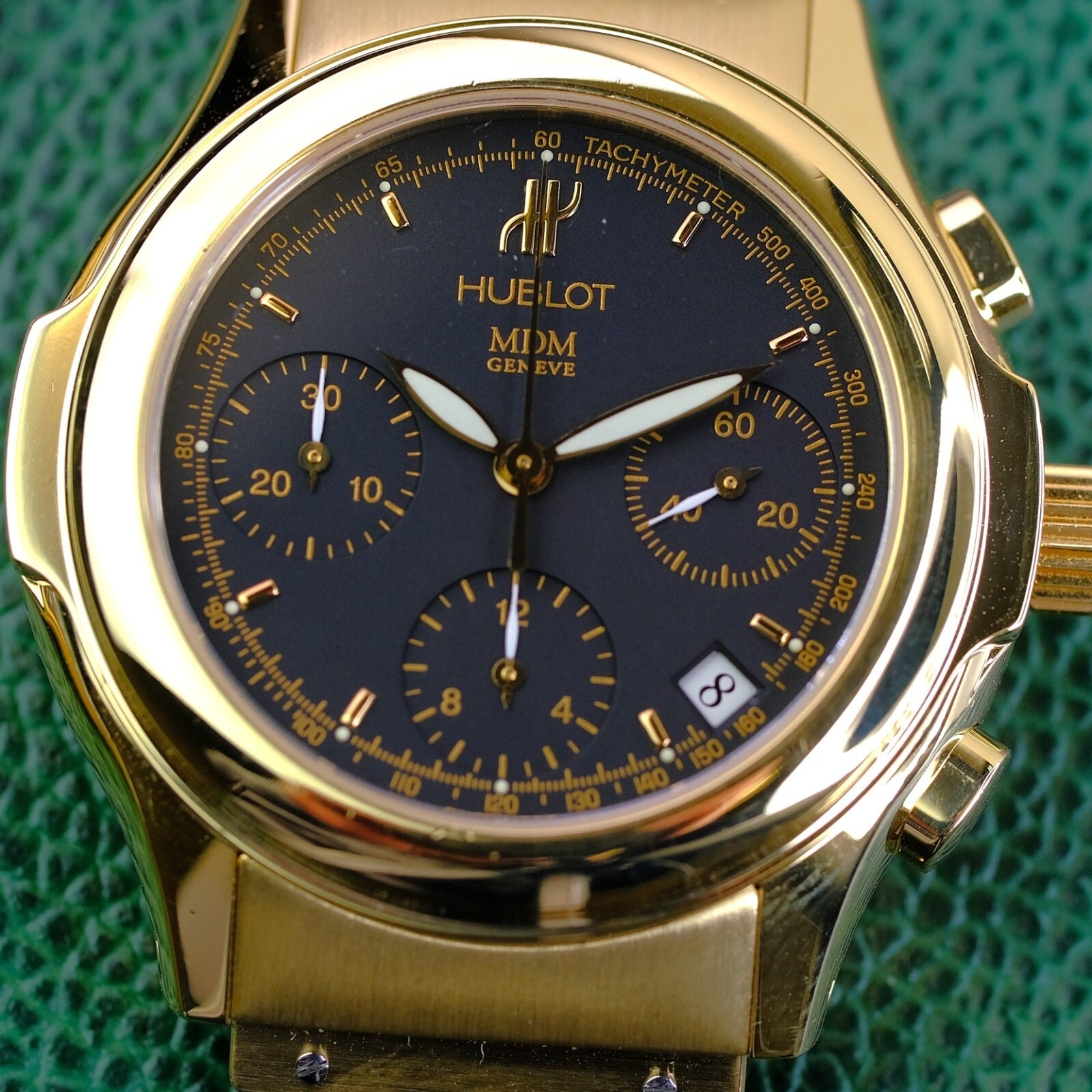 Hublot Mens Watch Solid 18K Yellow Gold Black Chronograph Dial Black Rubber Band