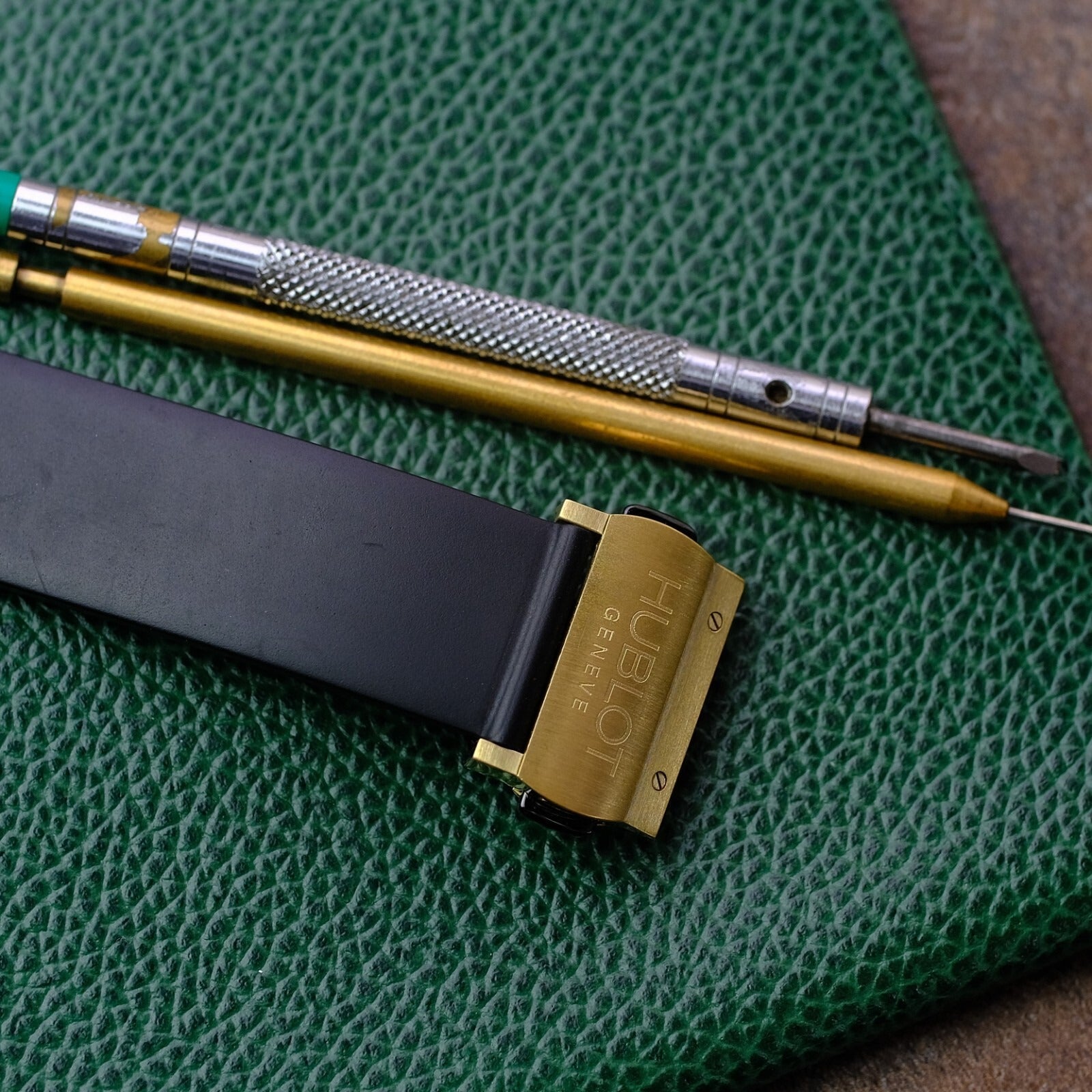 Hublot Mens Watch Solid 18K Yellow Gold Black Chronograph Dial Black Rubber Band