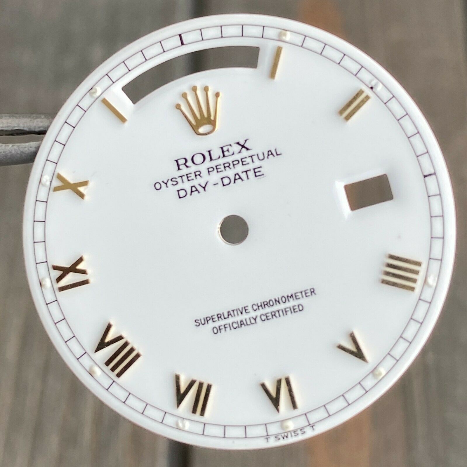 Original Rolex Day-Date 18K Yellow White Dial w/ Skinny Roman Marker 36mm 18038 - luxuriantconcierge
