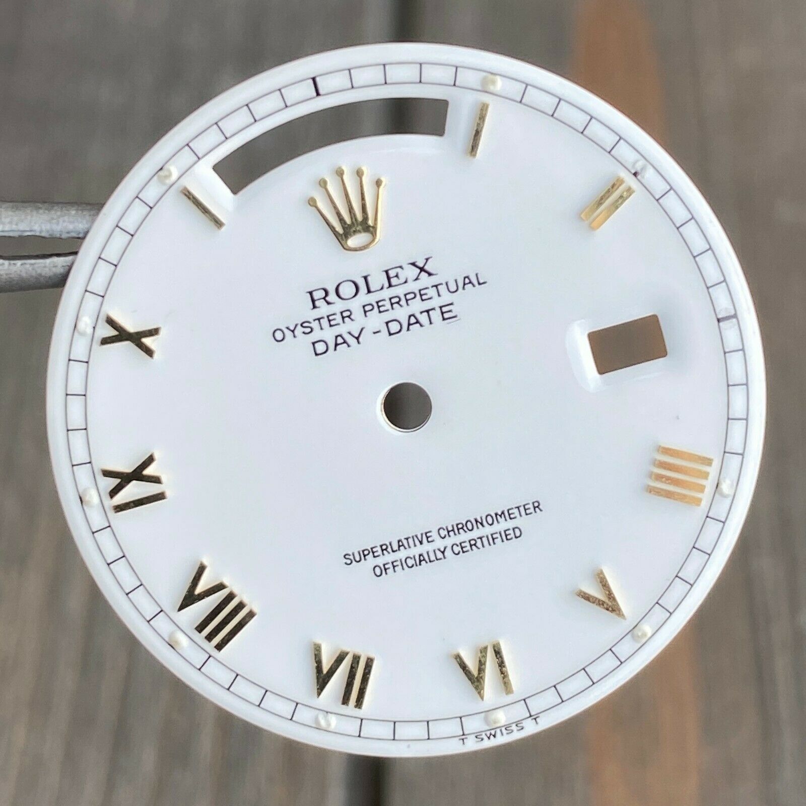 Original Rolex Day-Date 18K Yellow White Dial w/ Skinny Roman Marker 36mm 18038 - luxuriantconcierge