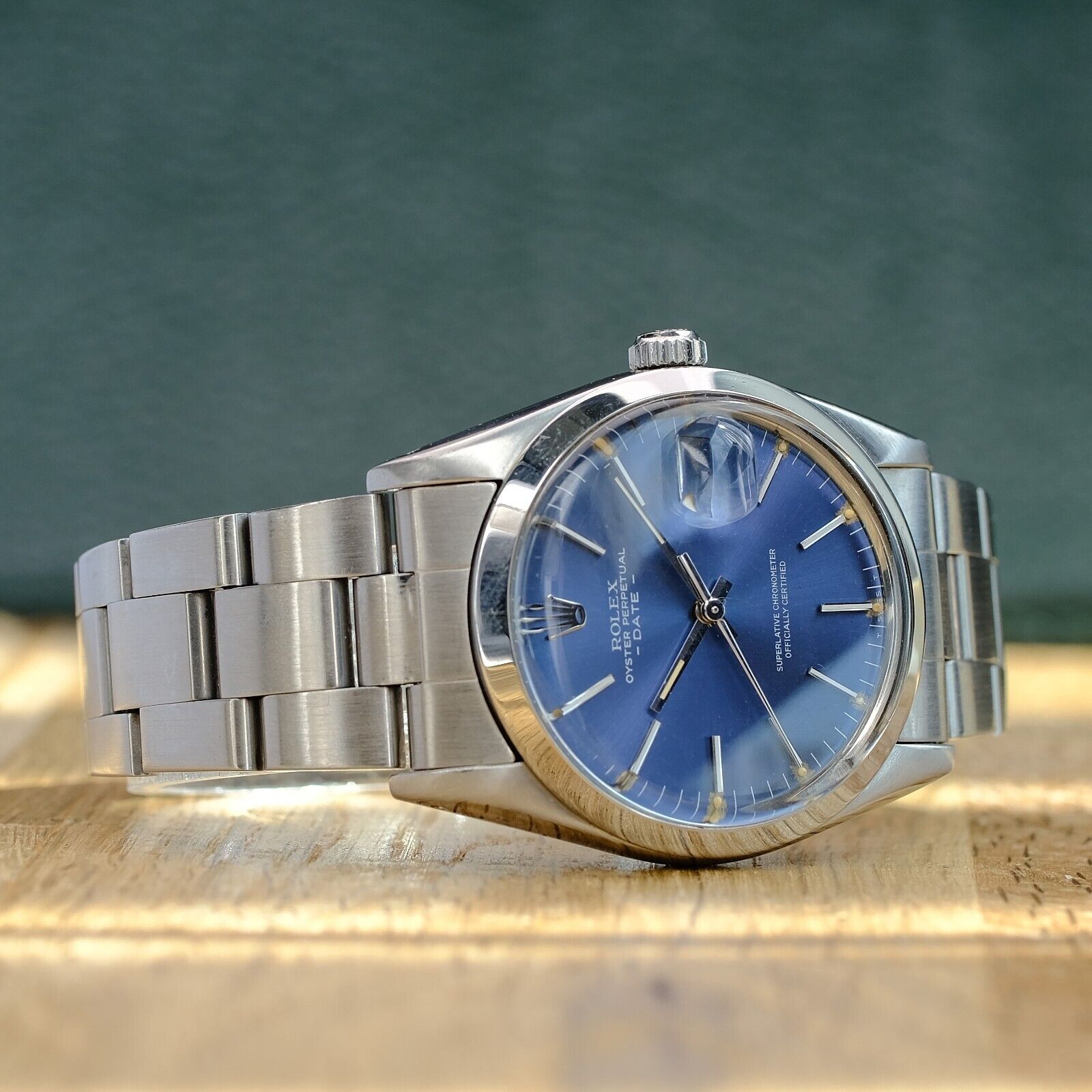 ROLEX DATE BLUE INDEX DIAL STEEL OYSTER WATCH 1500 - Luxuriant Concierge