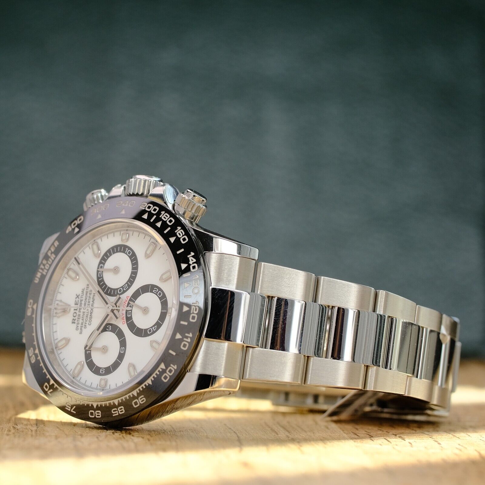 Rolex Daytona White Dial Oyster Band 116500 - Luxuriant Concierge