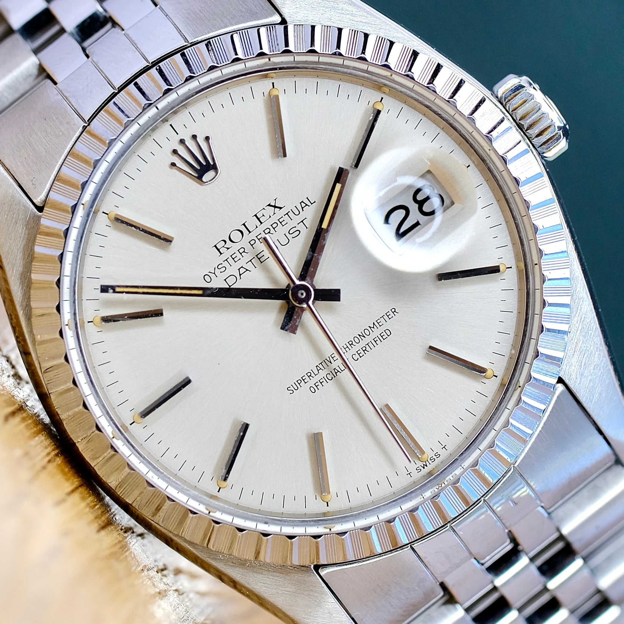 ROLEX DATEJUST SILVER INDEX DIAL STEEL JUBILEE WATCH 16030 - Luxuriant Concierge