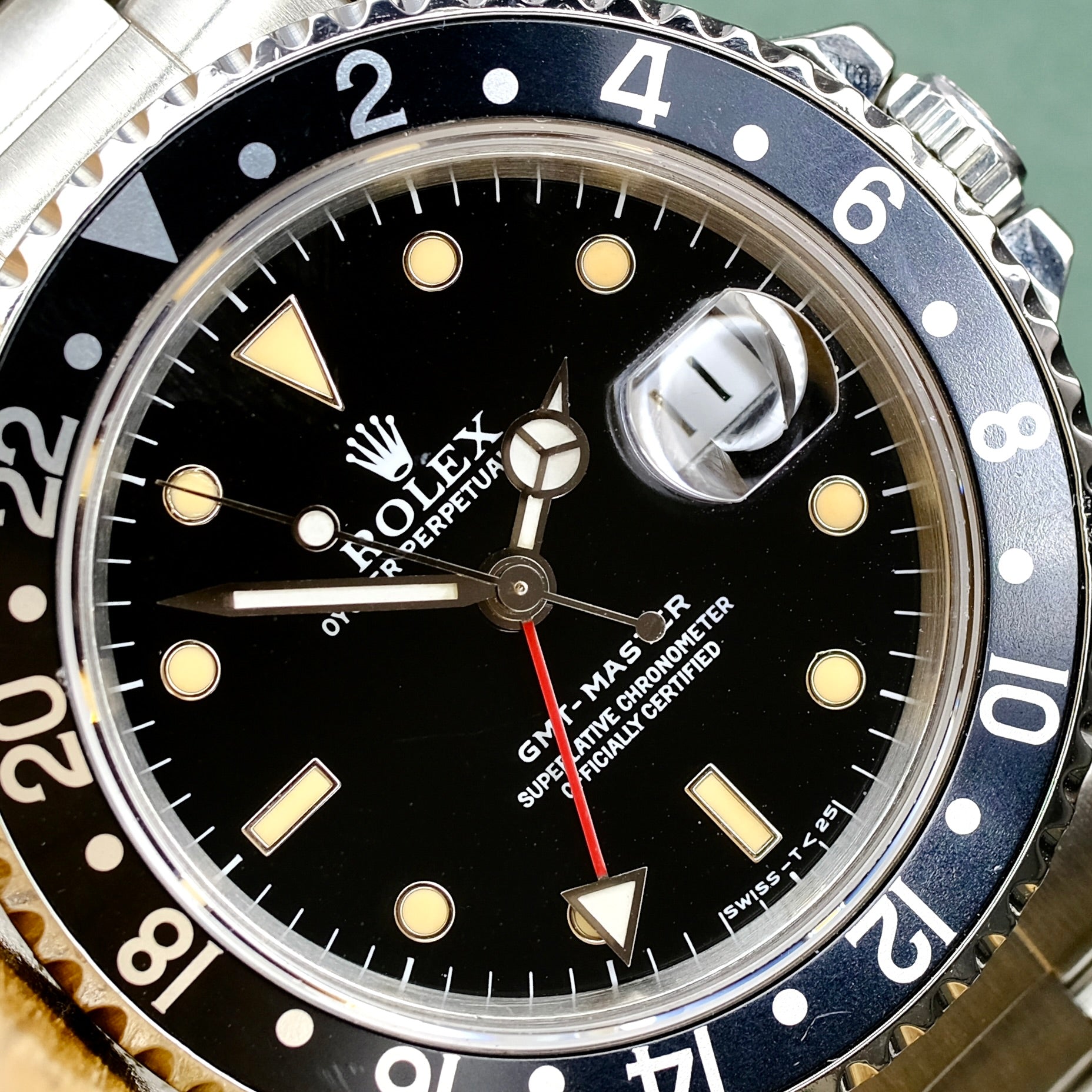 Rolex GMT-Master II Black Dial Oyster Band 16700 - Luxuriant Concierge