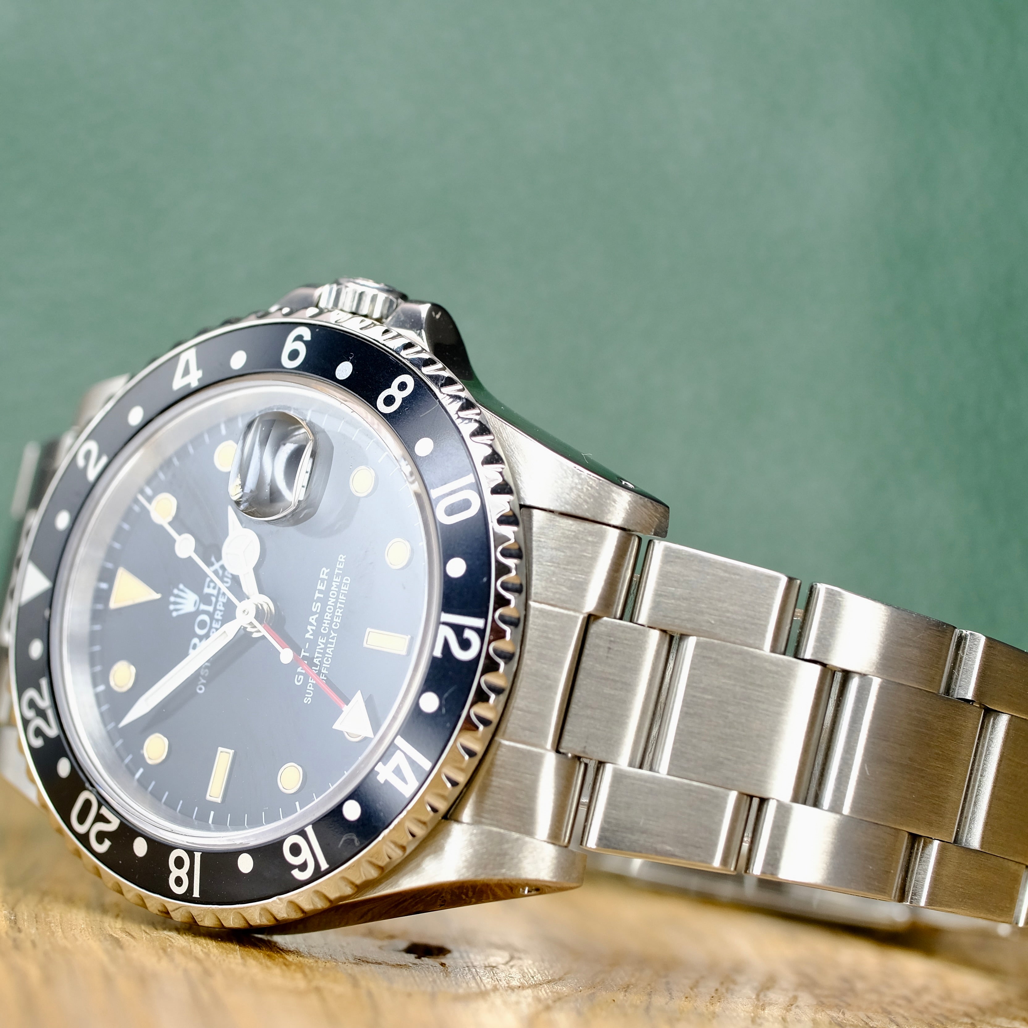 Rolex GMT-Master II Black Dial Oyster Band 16700 - Luxuriant Concierge