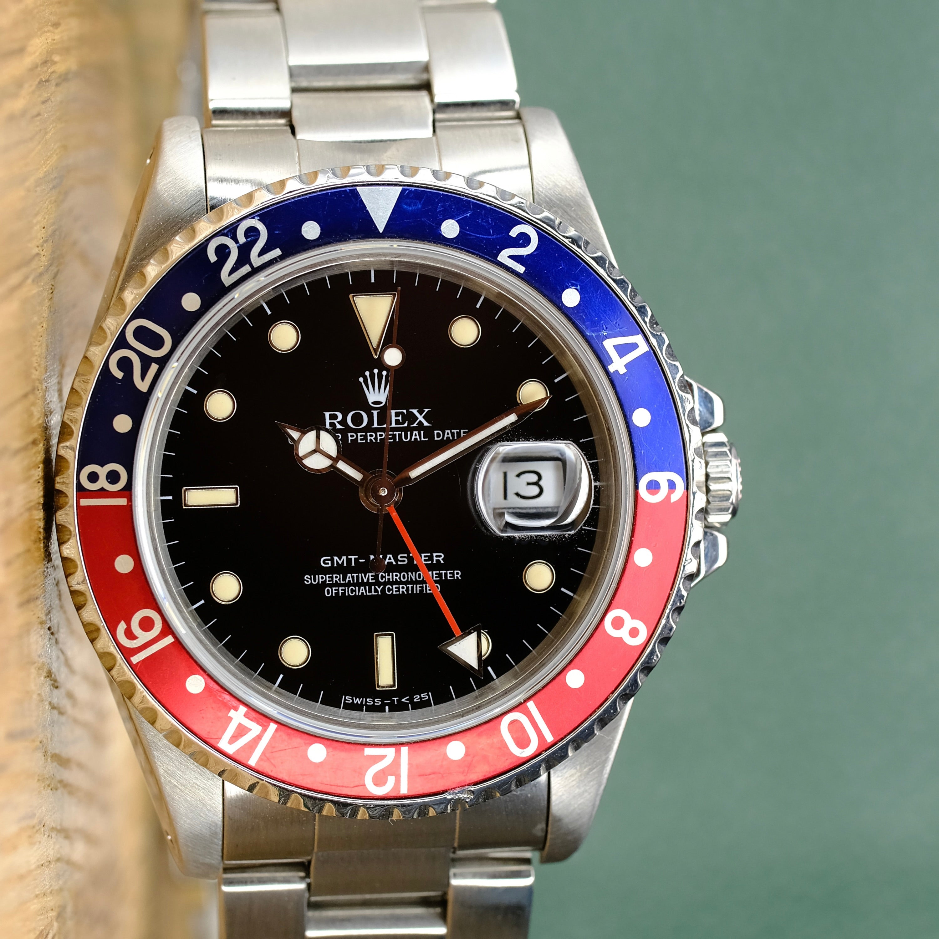 Rolex GMT-Master II Black Dial "PEPSI" Oyster Band 16700 - Luxuriant Concierge