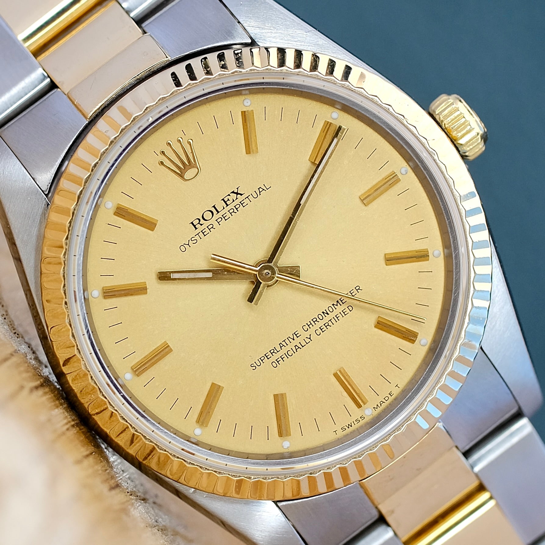 ROLEX OYSTER PERPETUAL CHAMPAGNE INDEX OYSTER BAND 14233 - Luxuriant Concierge