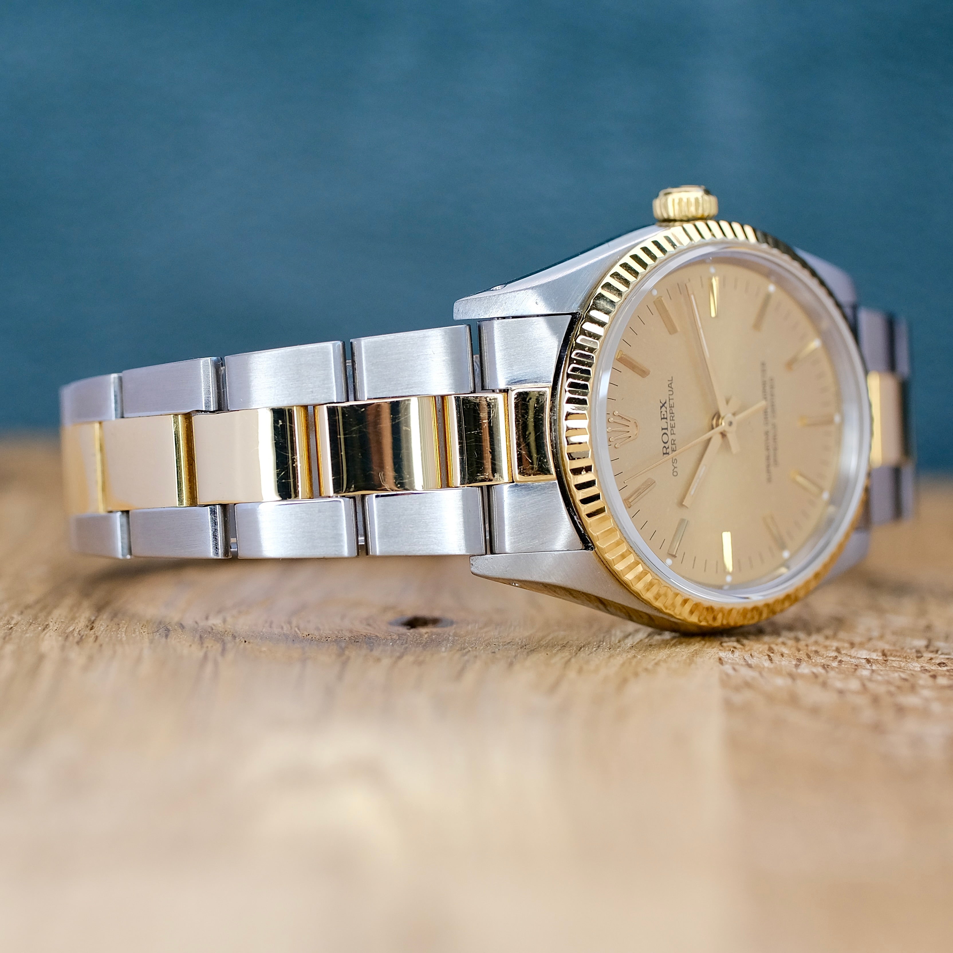 ROLEX OYSTER PERPETUAL CHAMPAGNE INDEX OYSTER BAND 14233 - Luxuriant Concierge