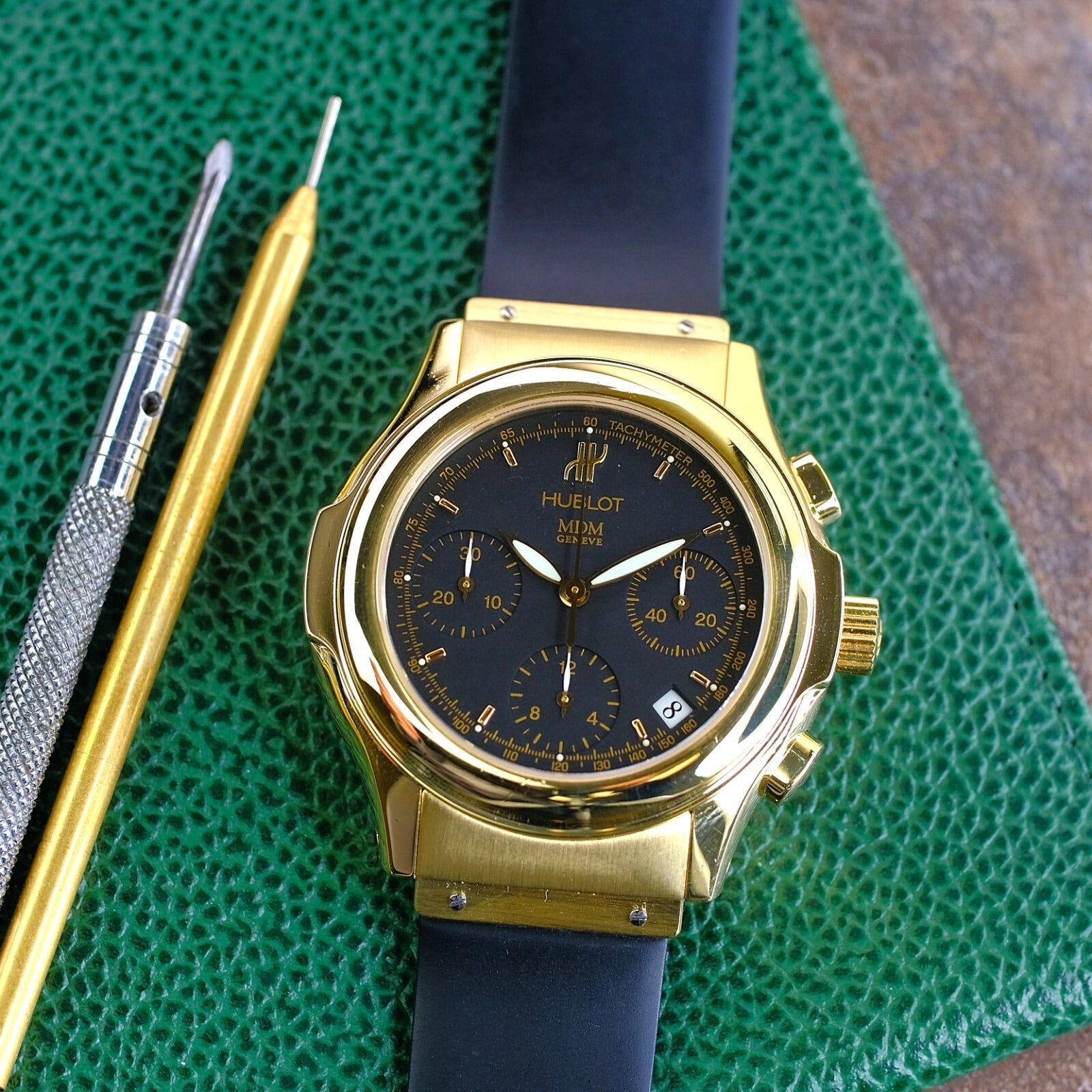 Hublot Mens Watch Solid 18K Yellow Gold Black Chronograph Dial Black Rubber Band