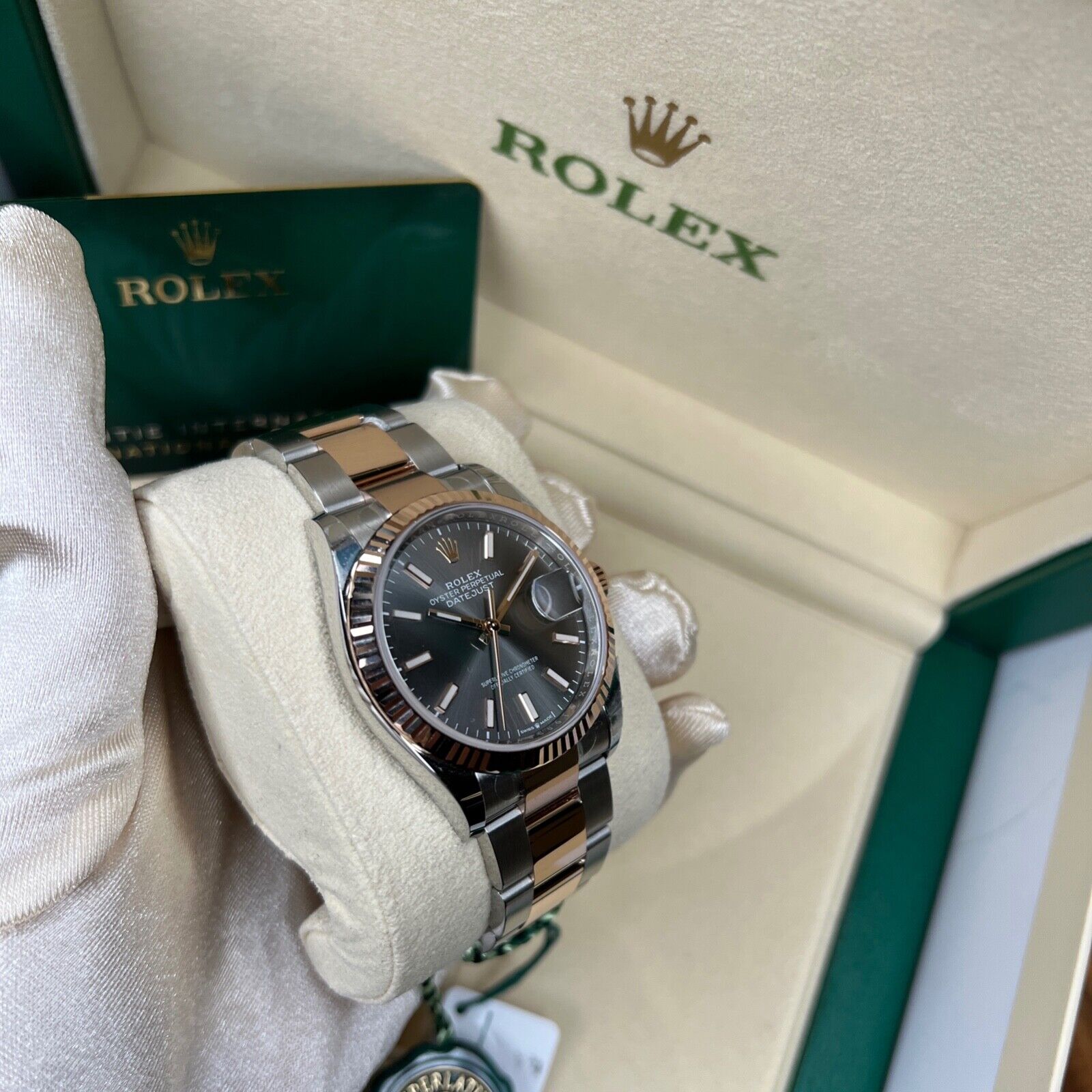 ROLEX DATEJUST GREY INDEX DIAL 18K GOLD & STEEL JUBILEE 126231 - Luxuriant Concierge