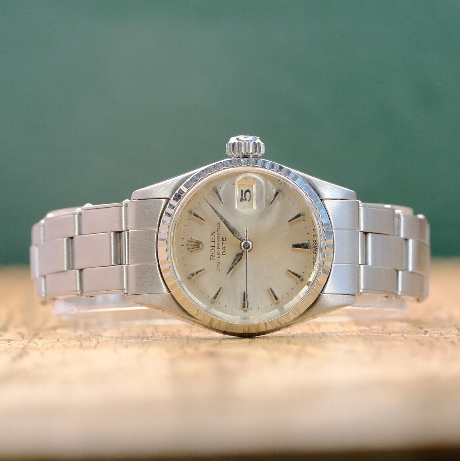 ROLEX OYSTER DATE SILVER INDEX DIAL STAINLESS STEEL OYSTER WATCH 6517 - Luxuriant Concierge