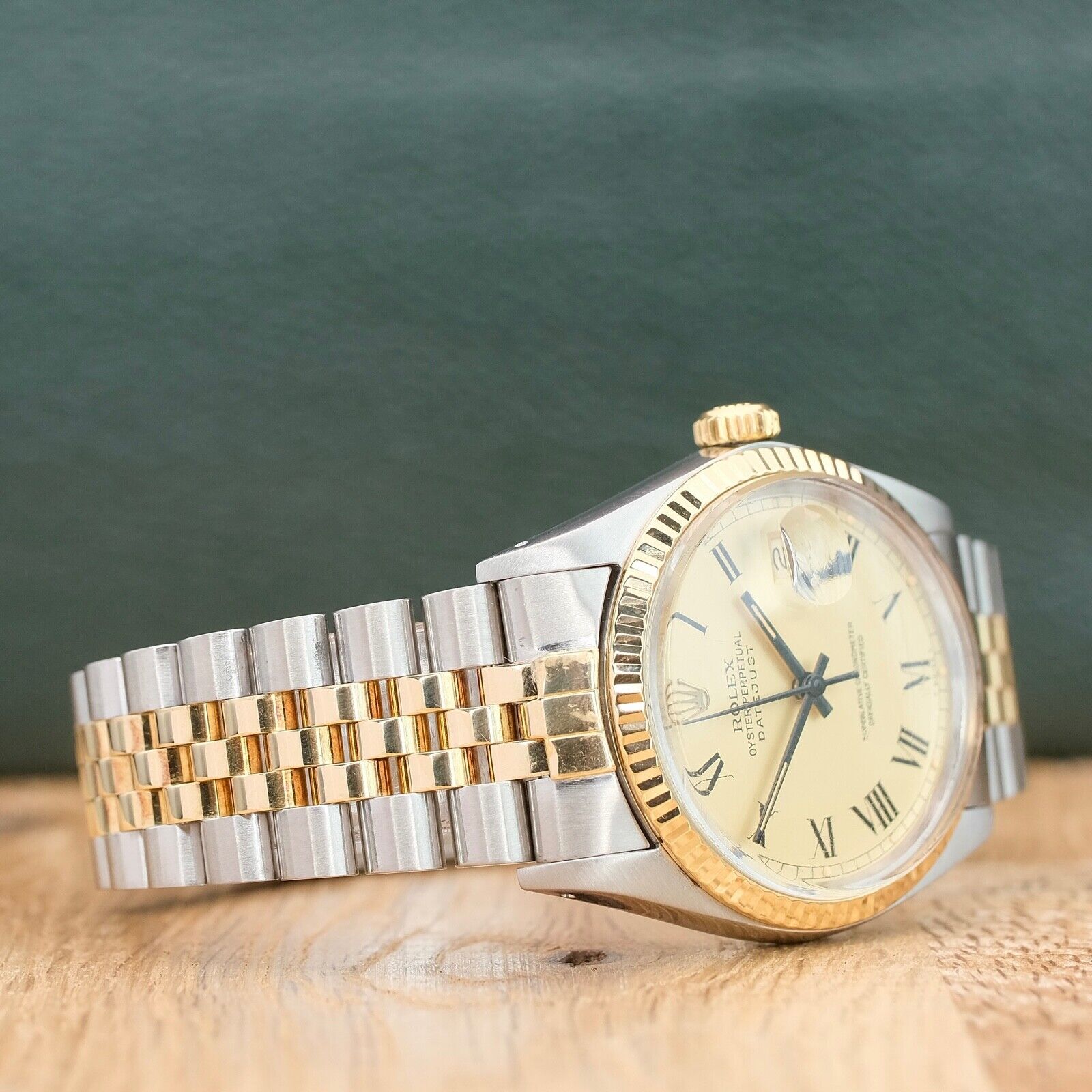 ROLEX DATEJUST CHAMPAGNE BUCKLEY DIAL 18KY-STEEL JUBILEE 16233 BOX&PAPER - Luxuriant Concierge