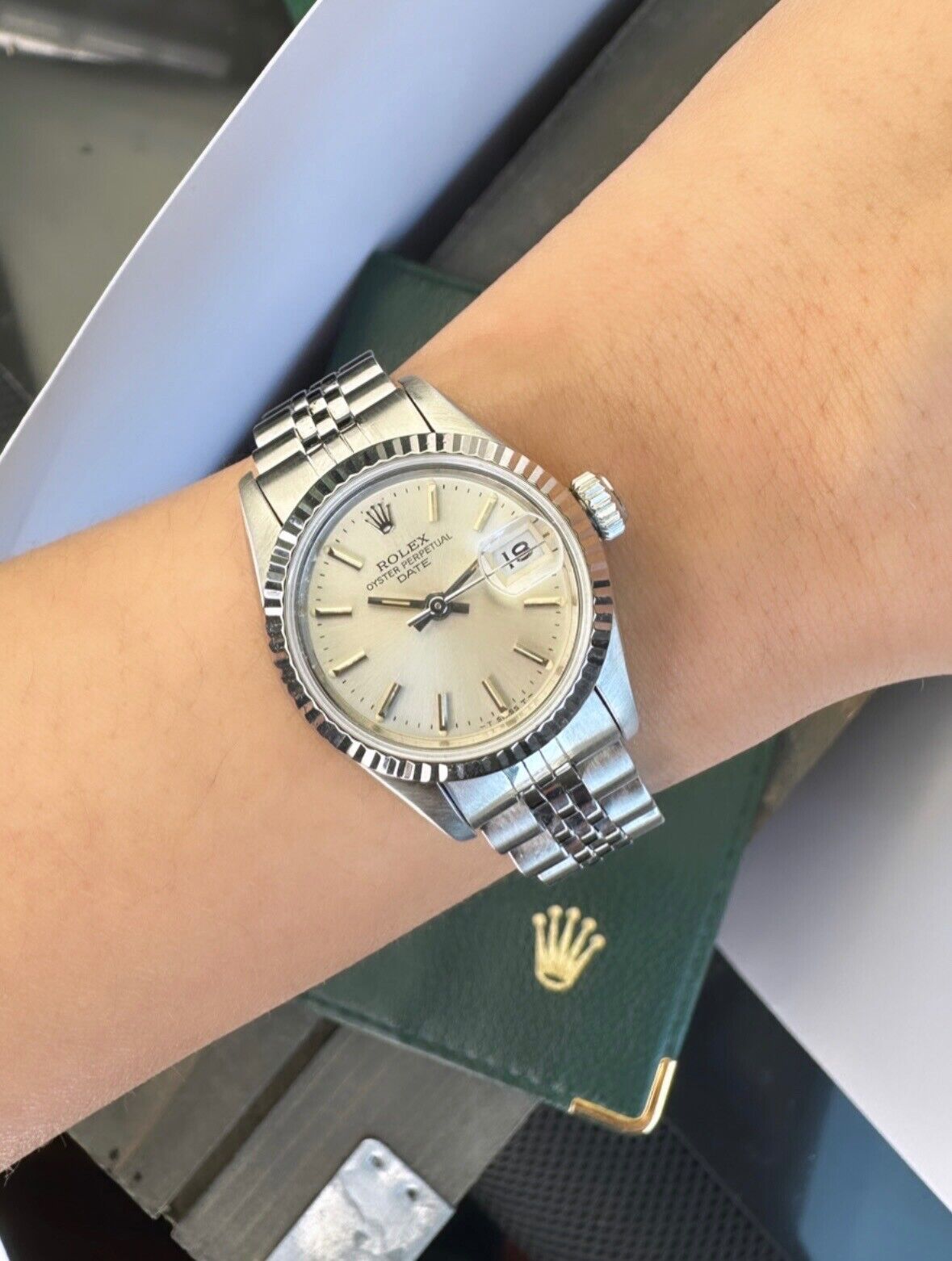 ROLEX DATEJUST SILVER INDEX DIAL STEEL JUBILEE WATCH 69174 BOX&PAPER - Luxuriant Concierge