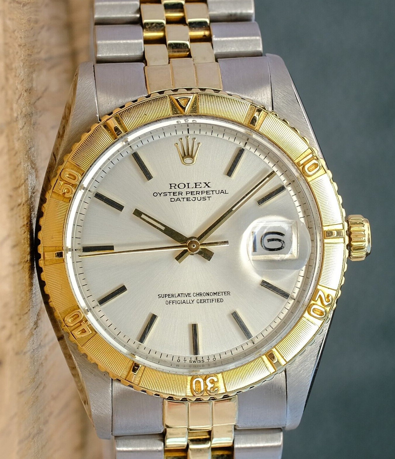 ROLEX DATEJUST SILVER INDEX DIAL 18K GOLD & STEEL JUBILEE 16253 - Luxuriant Concierge