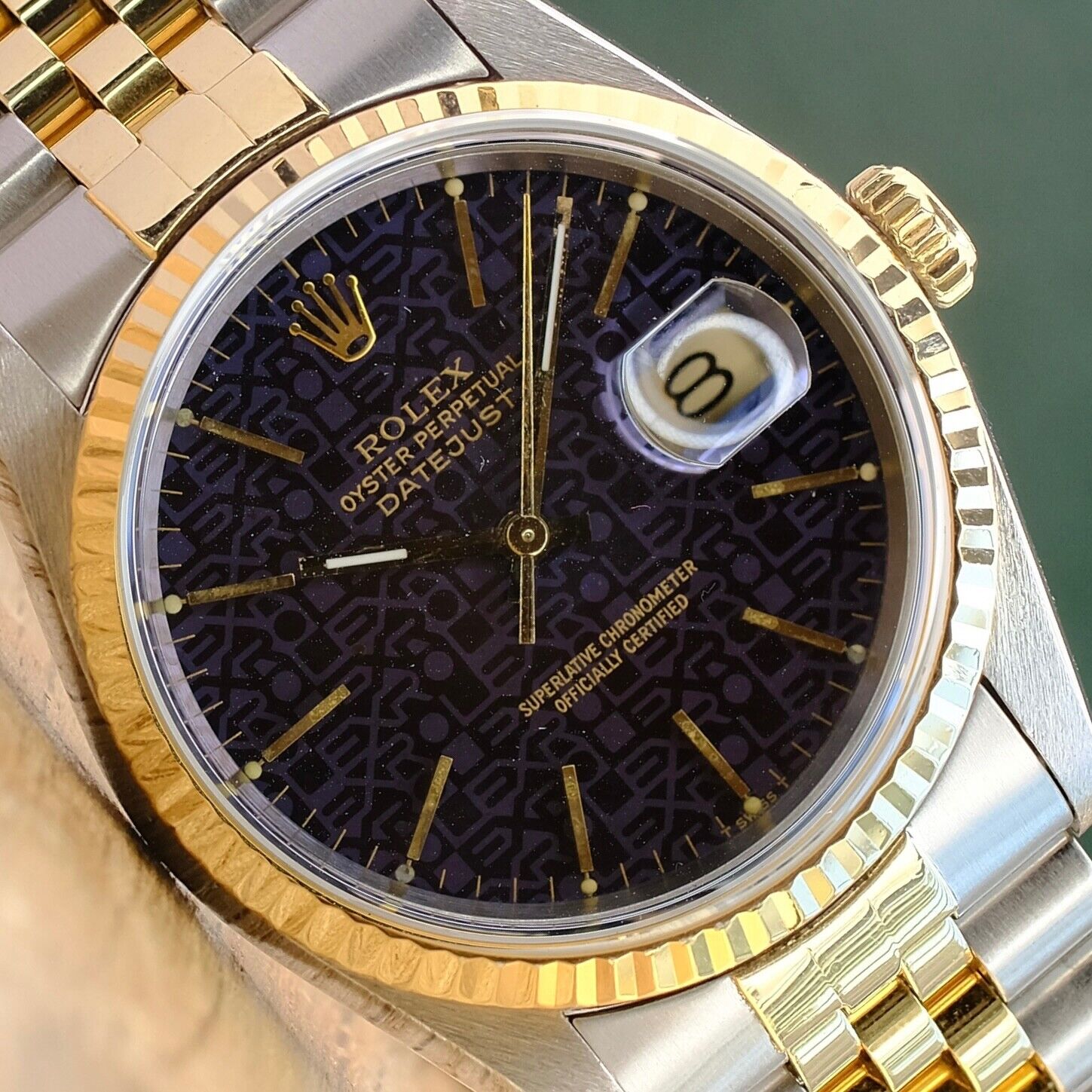 ROLEX DATEJUST PURPLE JUBILEE INDEX DIAL 18K GOLD & STEEL JUBILEE 16233 - Luxuriant Concierge