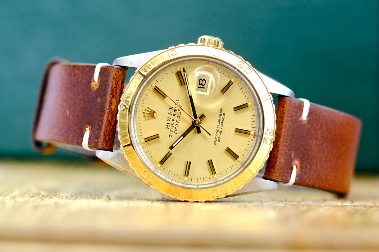 ROLEX DATEJUST CHAMPAGNE INDEX "FAT-BOY" DIAL DARK BROWN LEATHER 16253 - Luxuriant Concierge