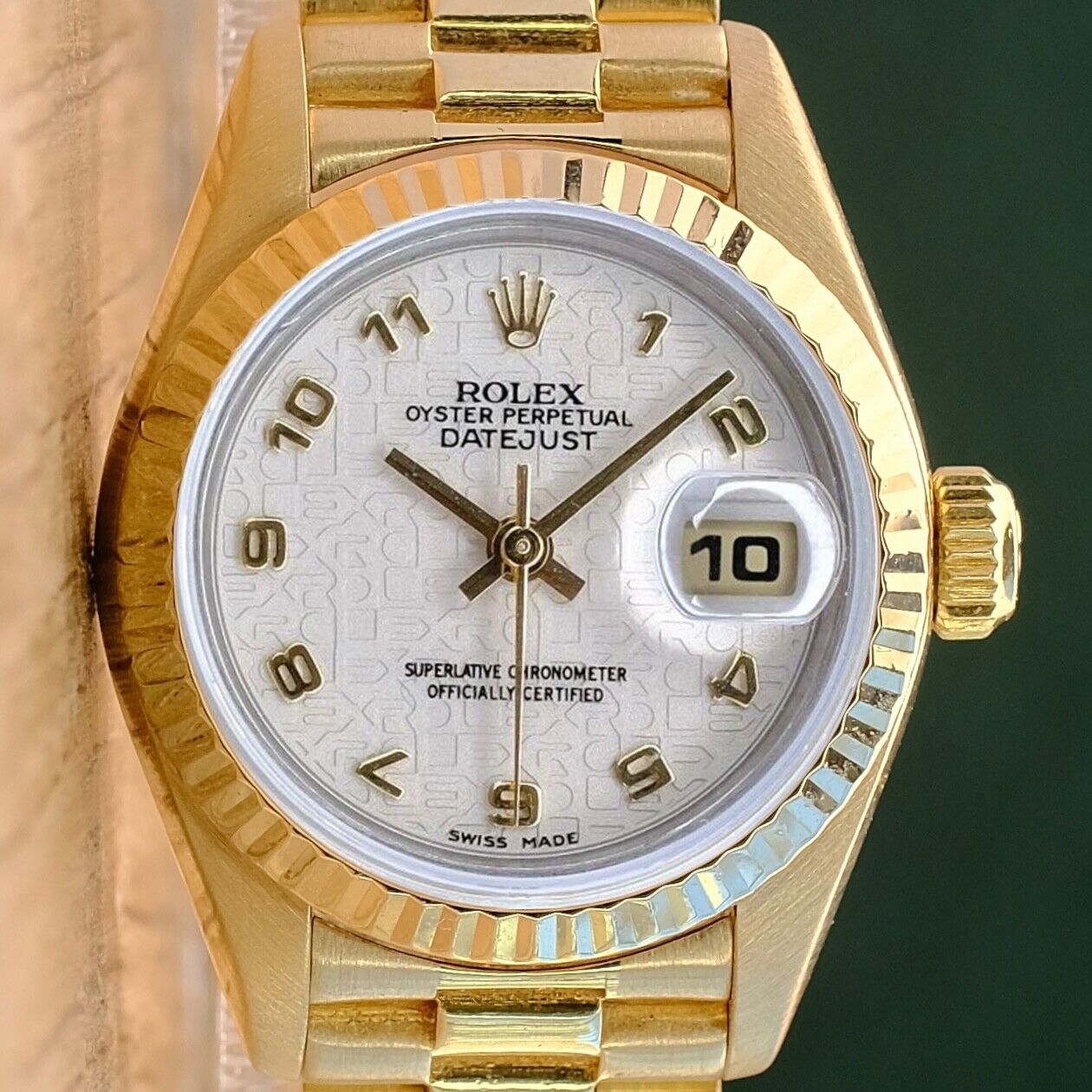 ROLEX DATEJUST CREAM JUBILEE ARABIC DIAL 18K YELLOW GOLD PRESIDENT 69178 - Luxuriant Concierge