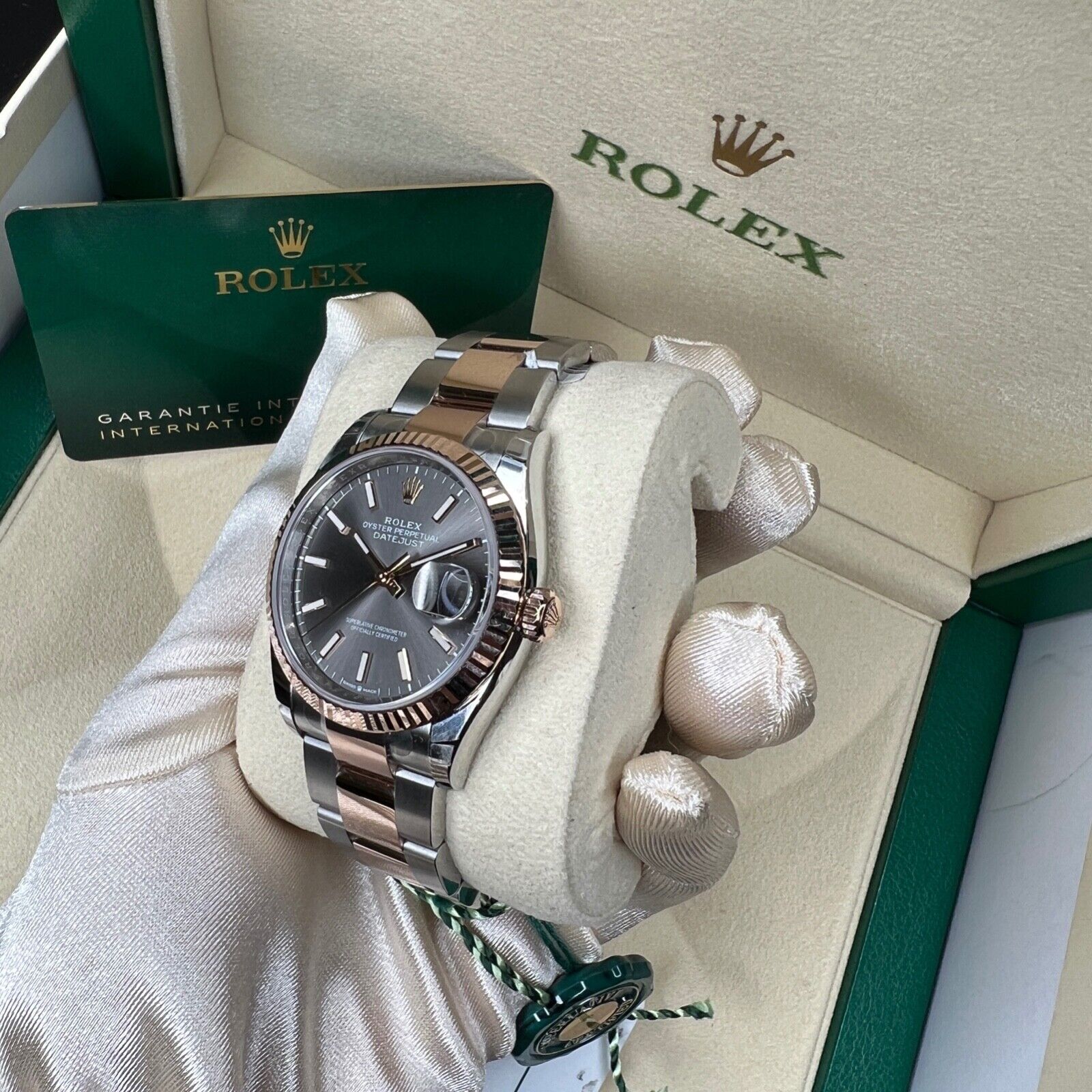 ROLEX DATEJUST GREY INDEX DIAL 18K GOLD & STEEL JUBILEE 126231 - Luxuriant Concierge