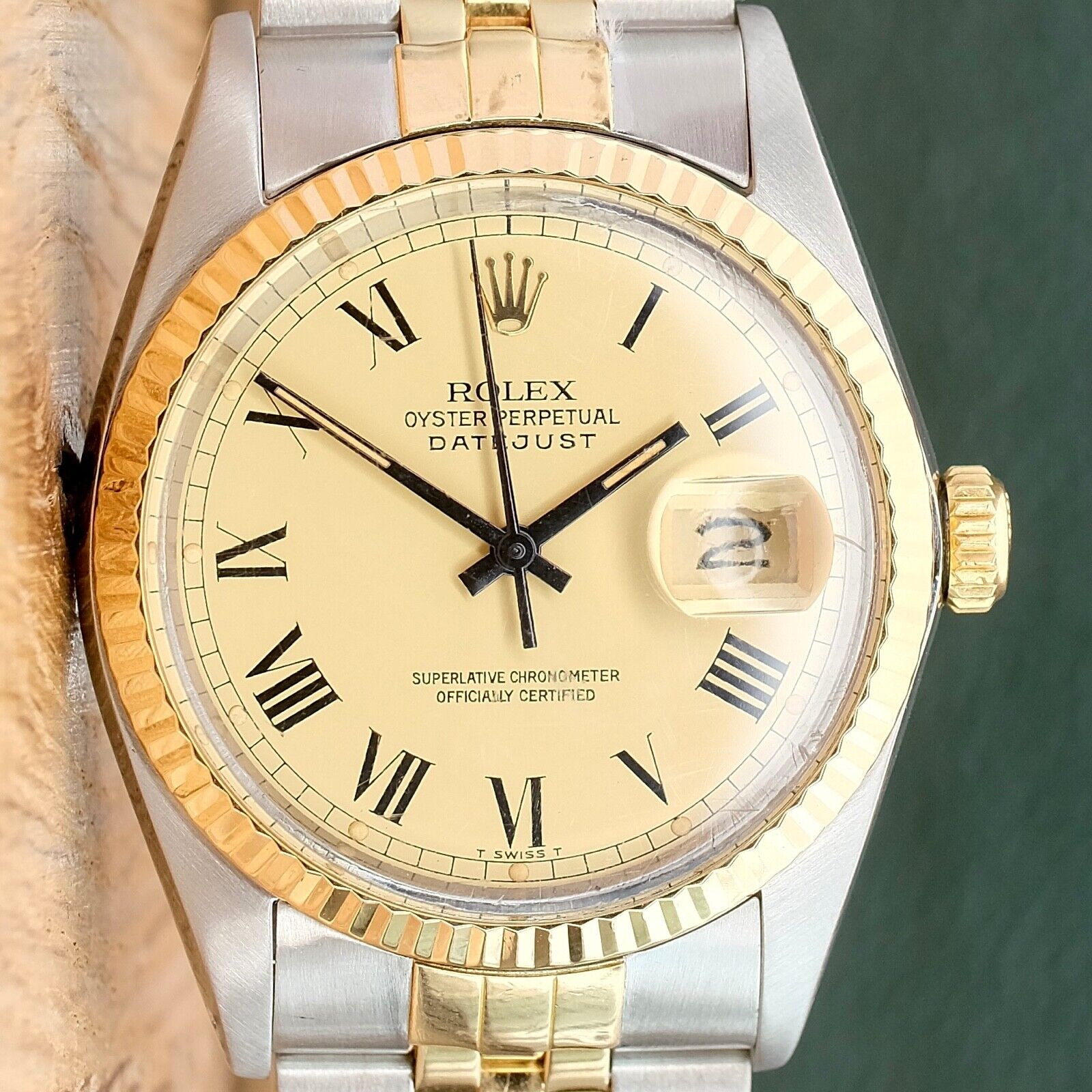 ROLEX DATEJUST CHAMPAGNE BUCKLEY ROMAN DIAL 18K GOLD & STEEL JUBILEE 16233 - Luxuriant Concierge