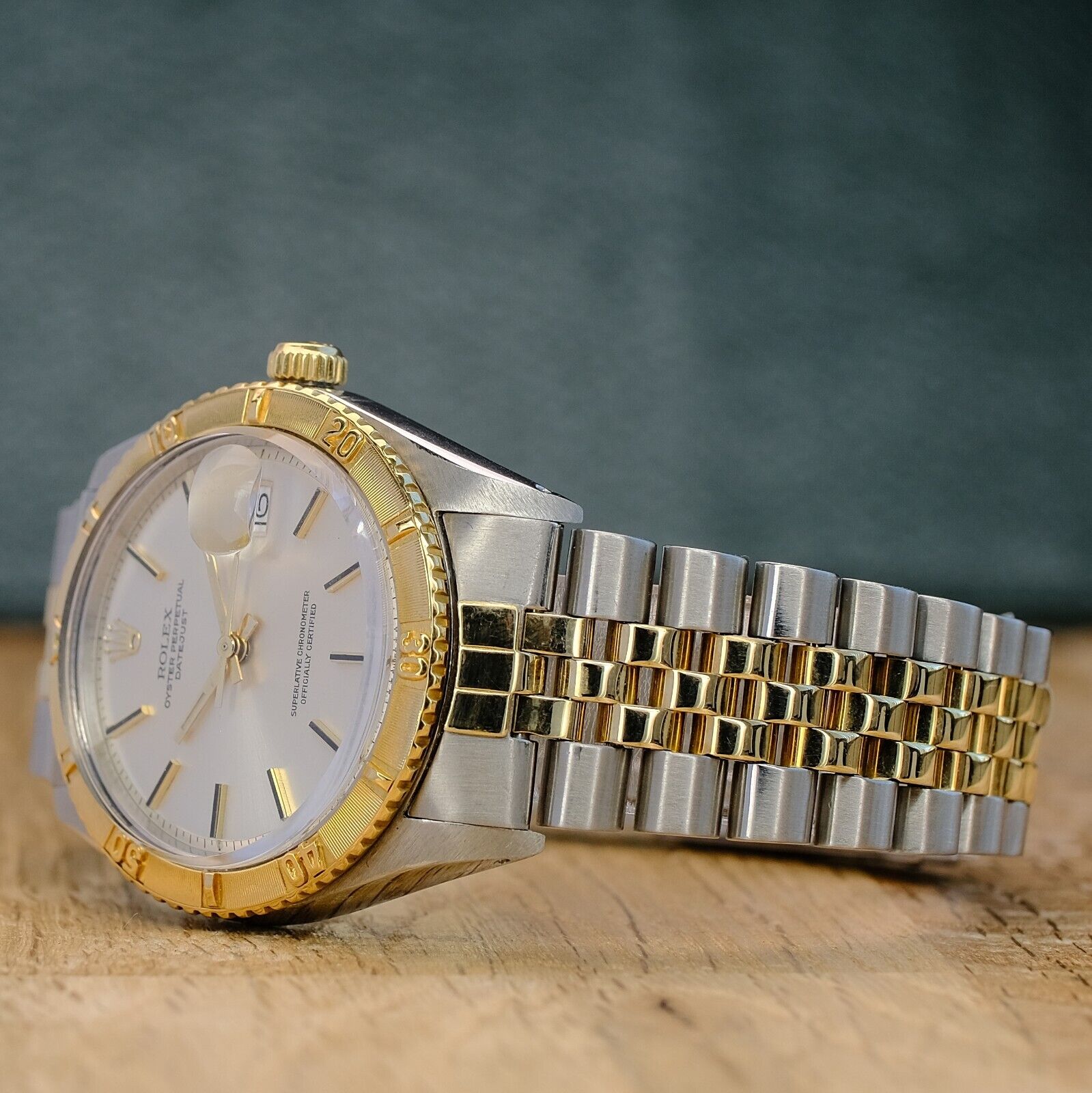 ROLEX DATEJUST SILVER INDEX DIAL 18K GOLD & STEEL JUBILEE 16253 - Luxuriant Concierge