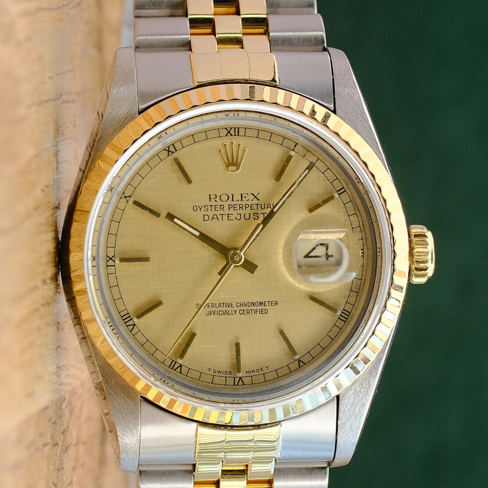 ROLEX DATEJUST CHAMPAGNE INDEX DIAL 18K GOLD & STEEL JUBILEE 16233 - Luxuriant Concierge