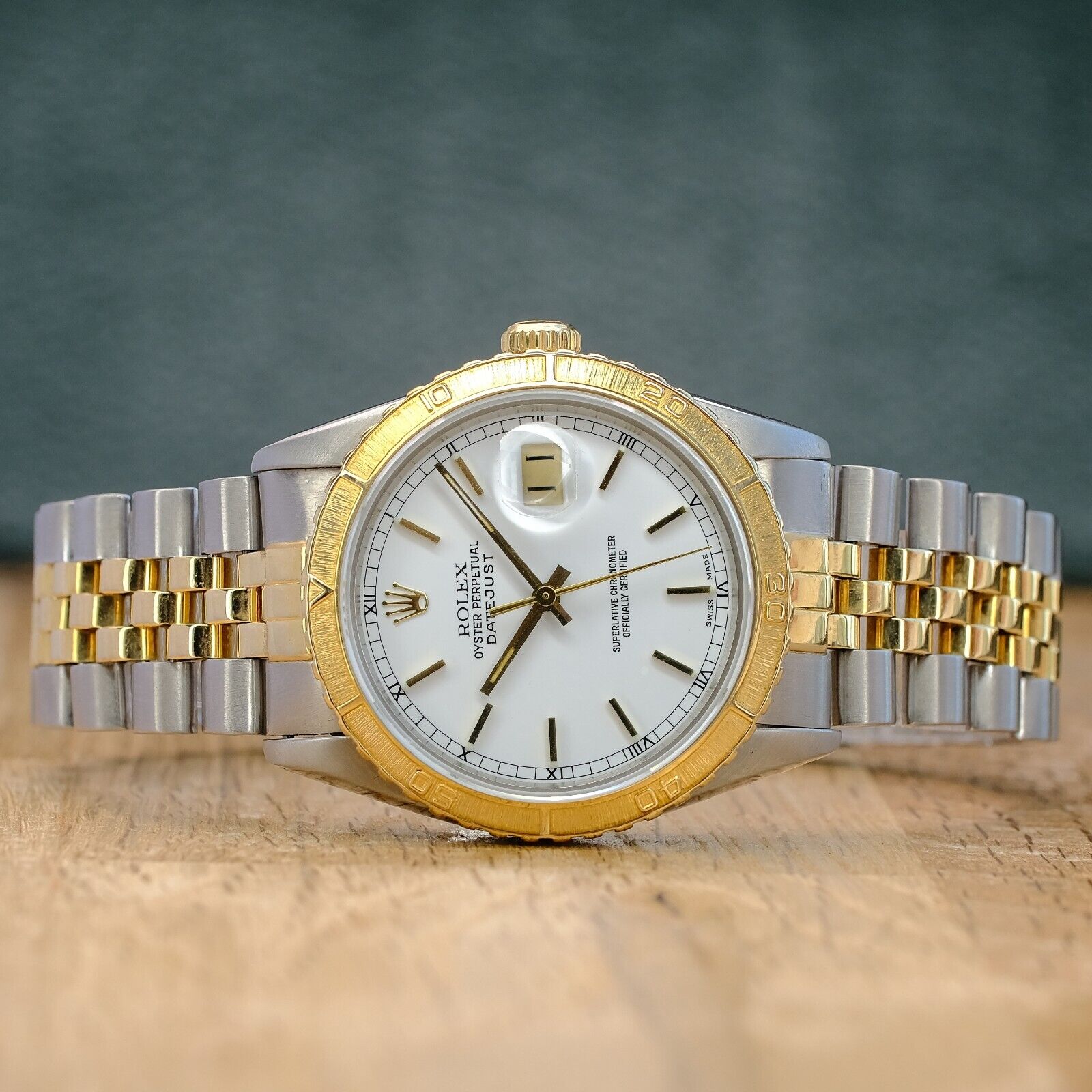 ROLEX DATEJUST WHITE INDEX DIAL 18K GOLD & STEEL JUBILEE 16253 - Luxuriant Concierge