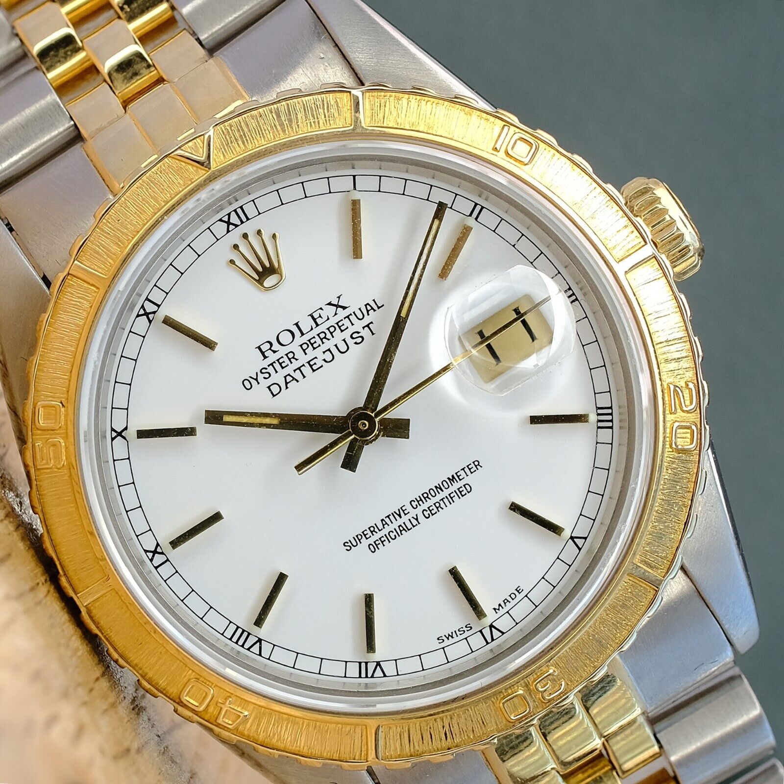 ROLEX DATEJUST WHITE INDEX DIAL 18K GOLD & STEEL JUBILEE 16253 - Luxuriant Concierge