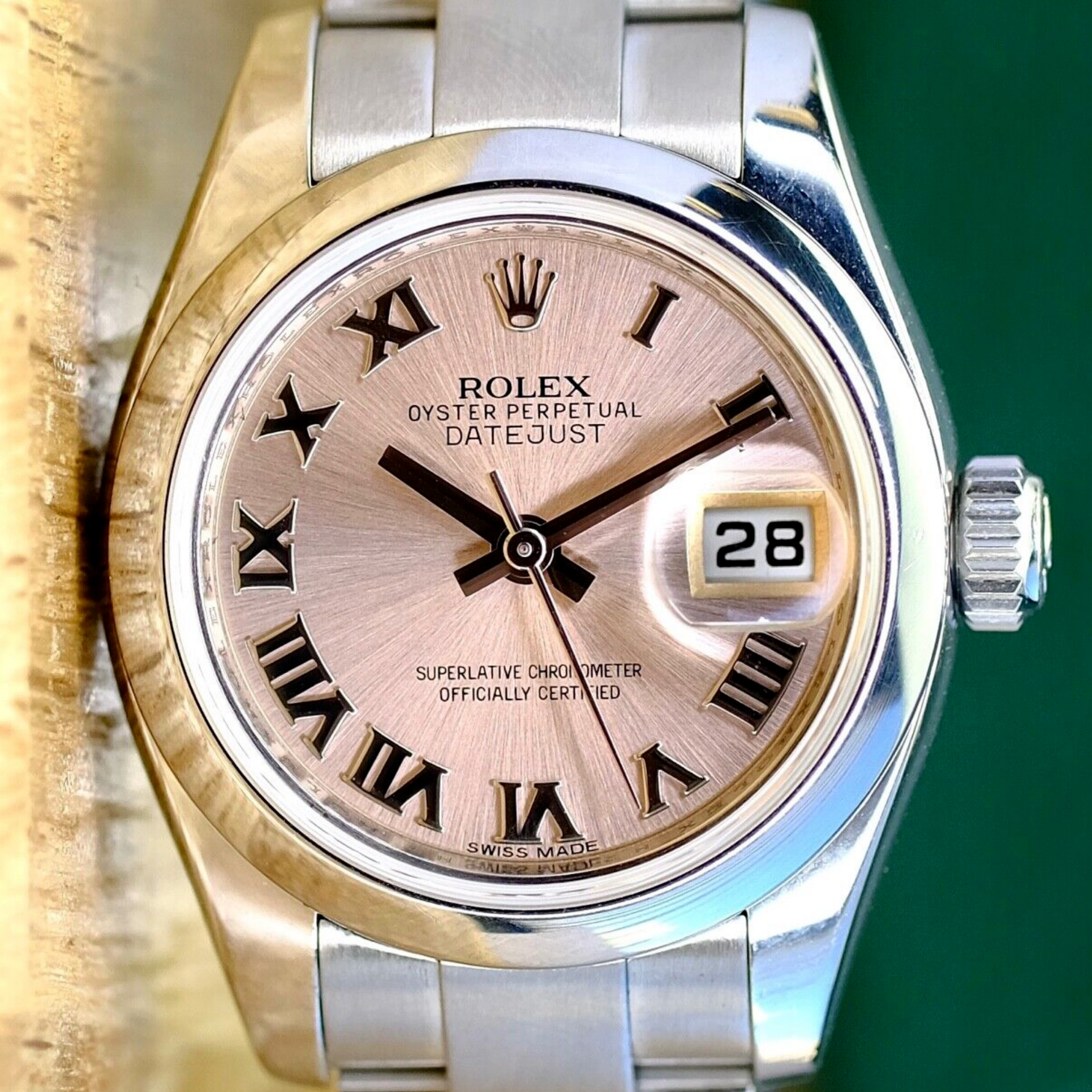 Rolex Datejust Ladies Pink Roman Smooth Bezel Oyster 179160 Watch - luxuriantconcierge