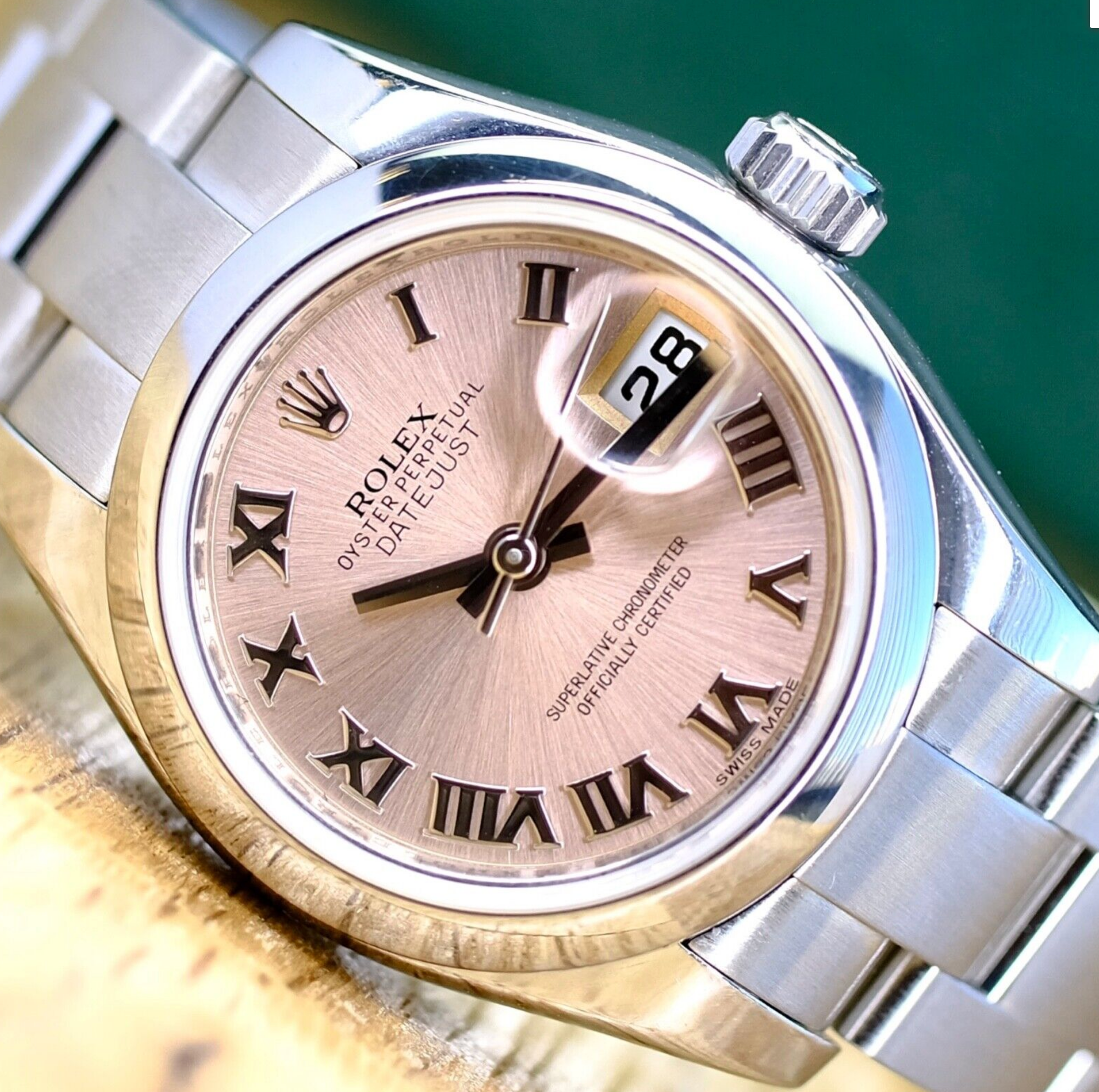 Rolex Datejust Ladies Pink Roman Smooth Bezel Oyster 179160 Watch - luxuriantconcierge