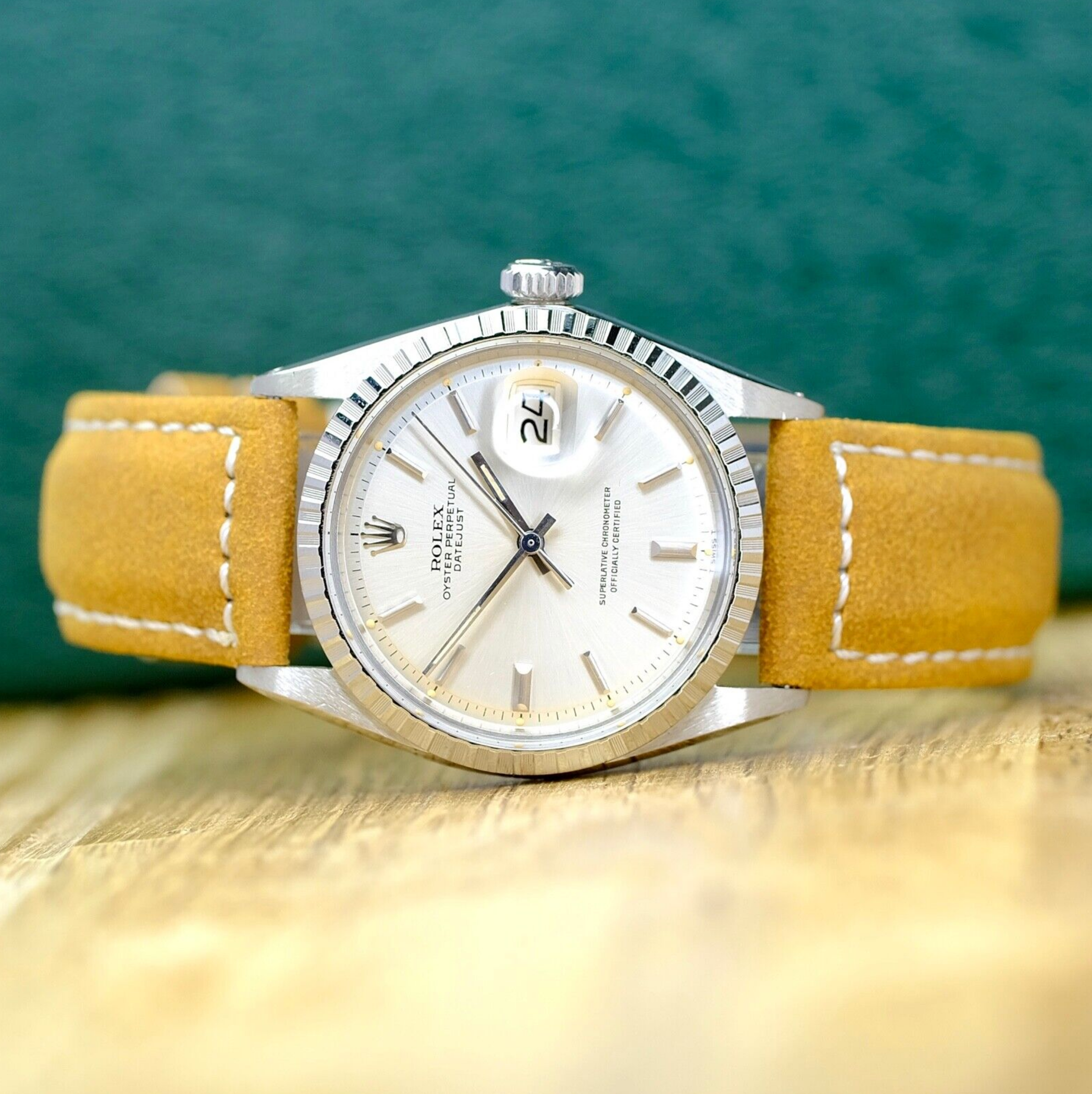 Rolex Mens Datejust SS Silver Dial Index Engine-Turned 1601 Watch - luxuriantconcierge