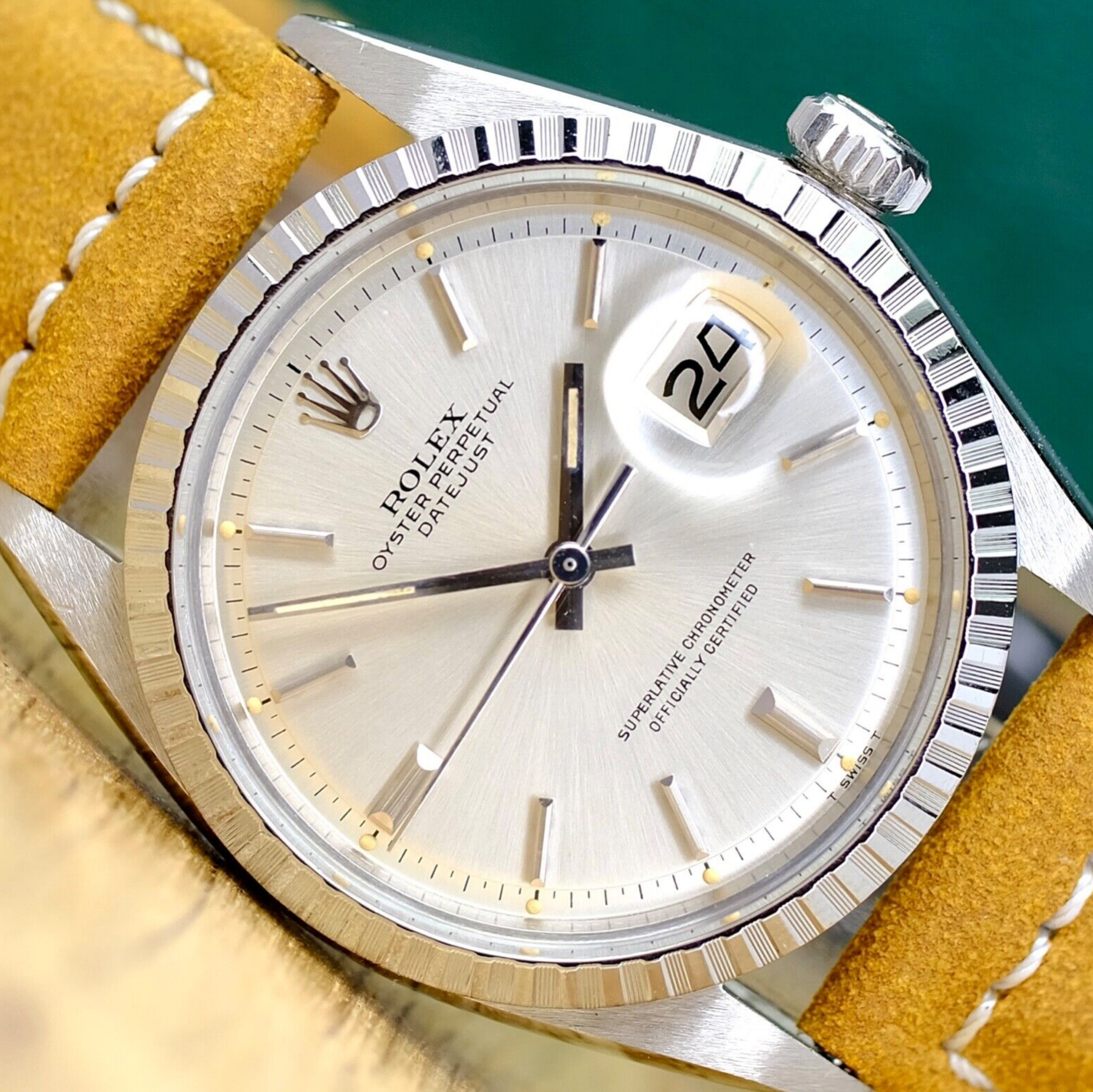 Rolex Mens Datejust SS Silver Dial Index Engine-Turned 1601 Watch - luxuriantconcierge