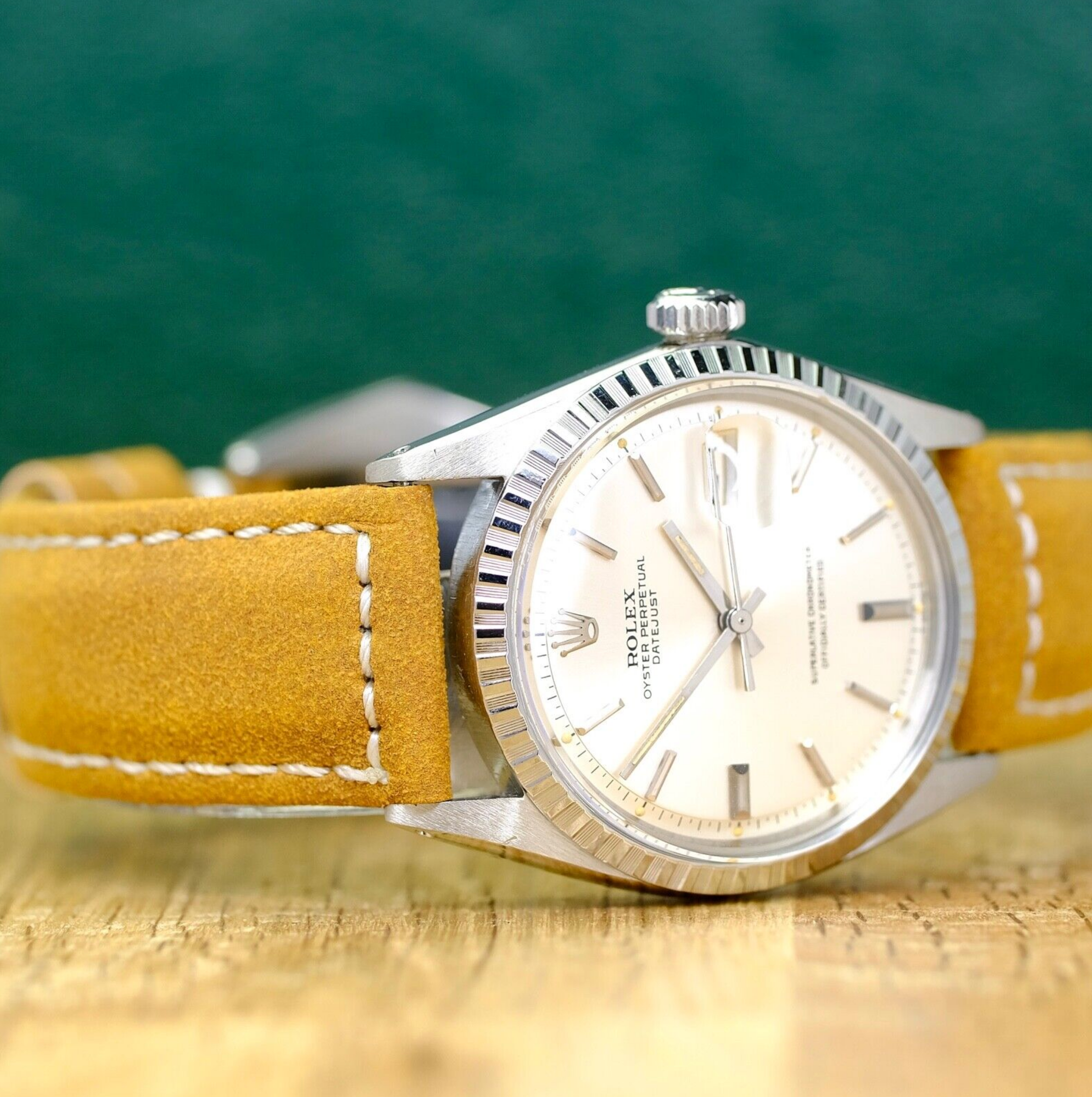 Rolex Mens Datejust SS Silver Dial Index Engine-Turned 1601 Watch - luxuriantconcierge