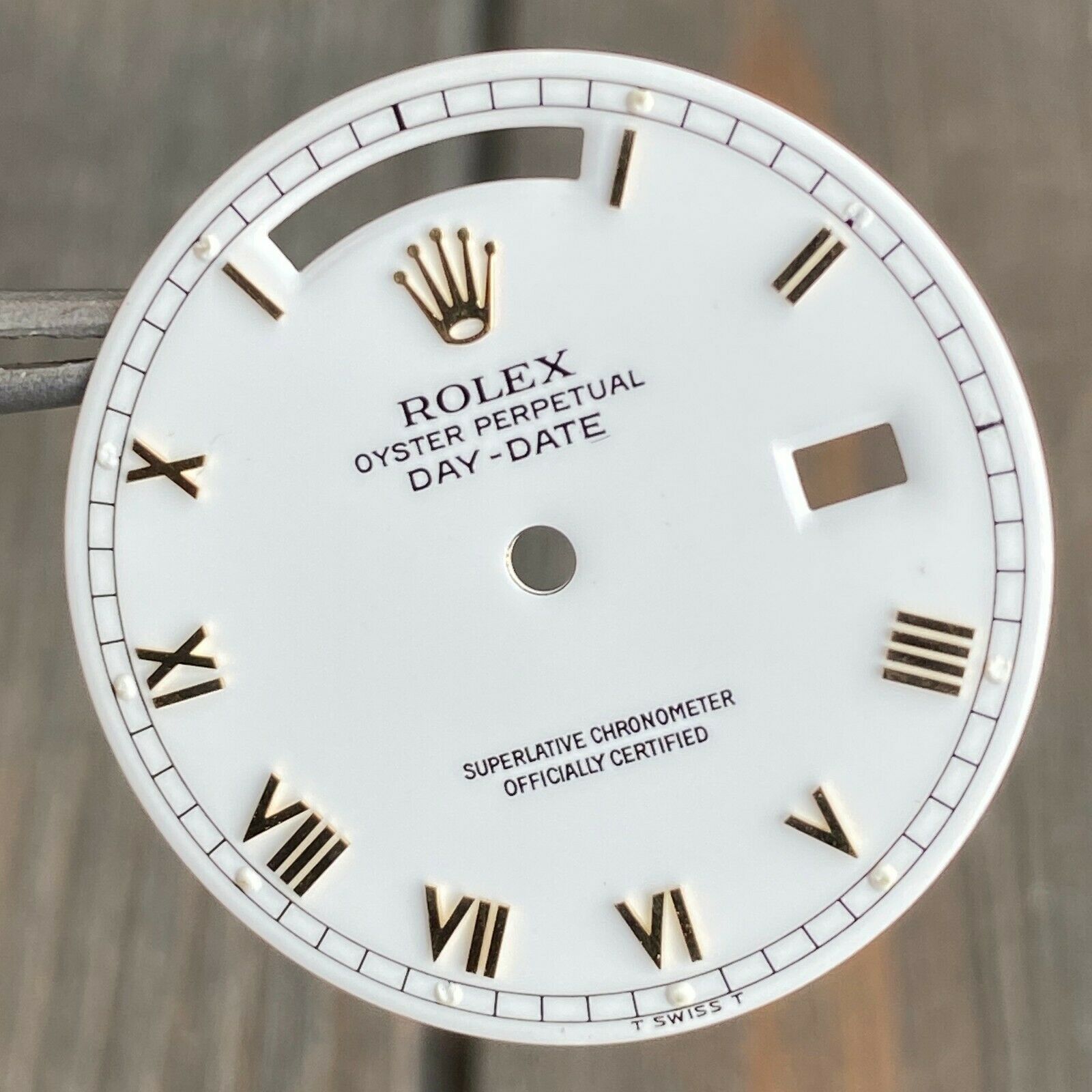 Original Rolex Day-Date 18K Yellow White Dial w/ Skinny Roman Marker 36mm 18038 - luxuriantconcierge
