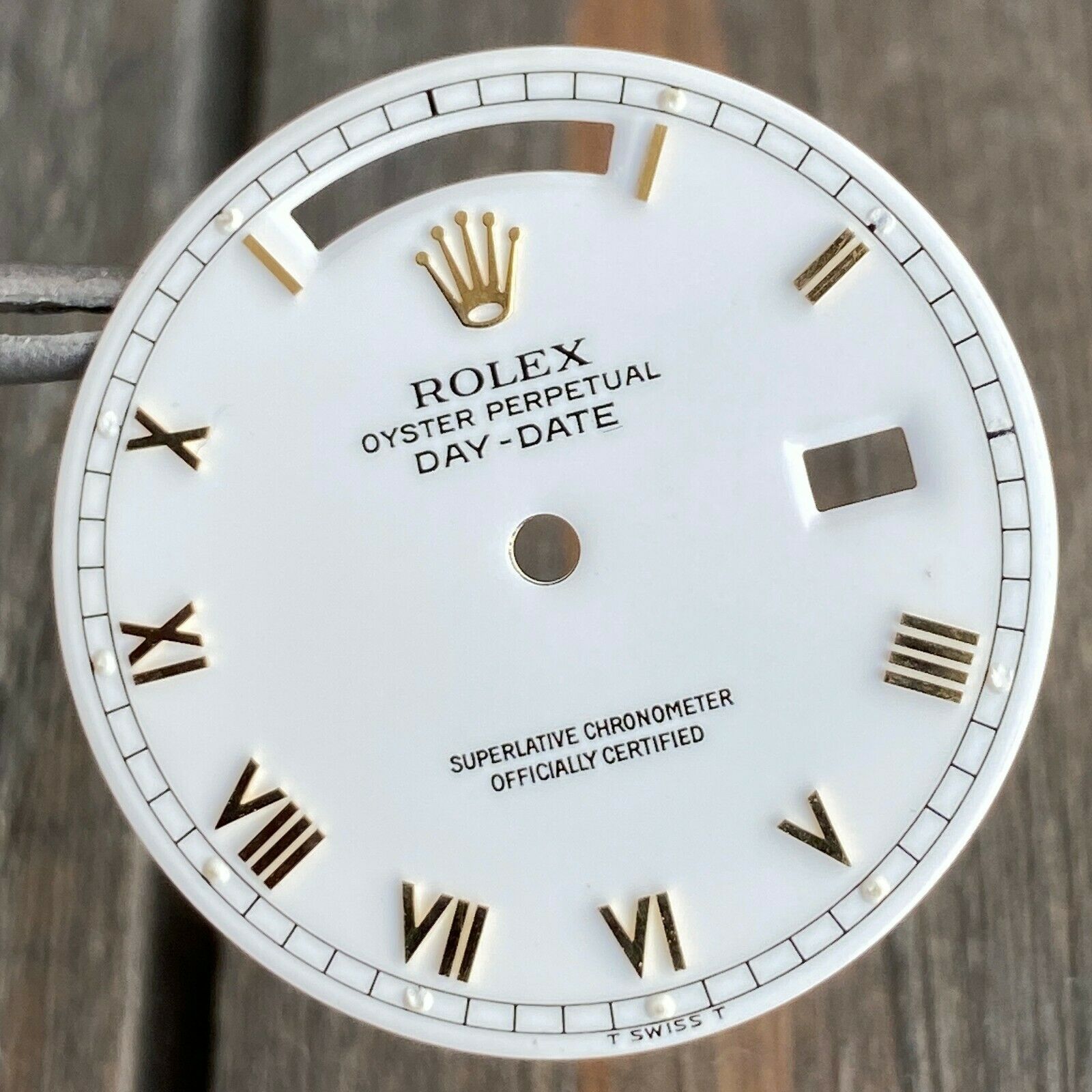 Original Rolex Day-Date 18K Yellow White Dial w/ Skinny Roman Marker 36mm 18038 - luxuriantconcierge